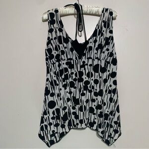 Black and White Women's Sleeveless Halter Top Large